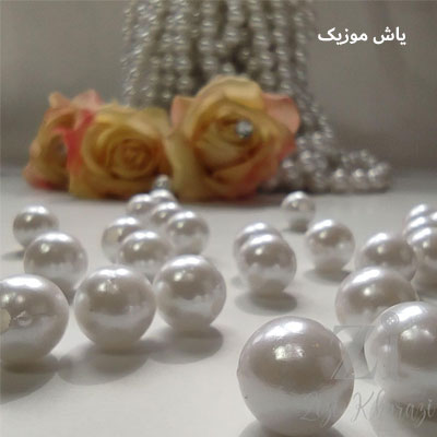 دانلود آهنگ مروارید دور گردنت خودم دیدم میبندی + ریمیکس